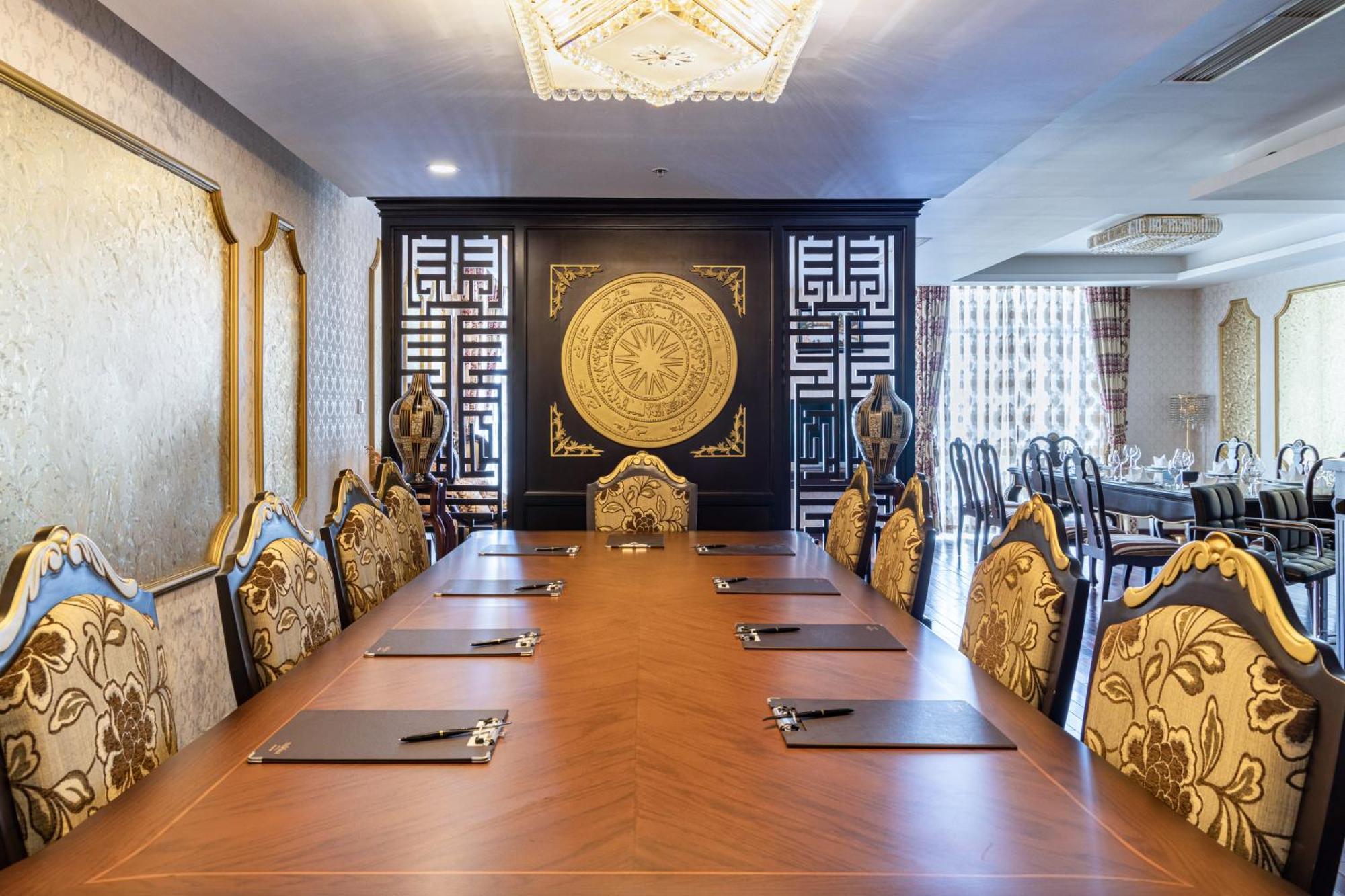 The Mira Khách sạn 5*