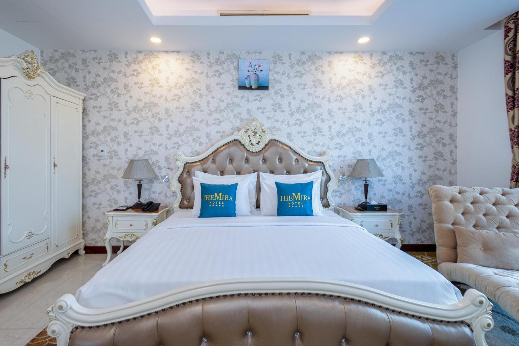 Khách sạn The Mira Thủ Dầu Một